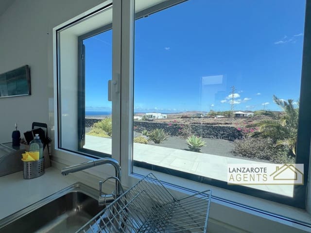 4 Zimmer Villa zu verkaufen in Las Brenas, Yaiza - 845.000 € (Ref: 9928154)