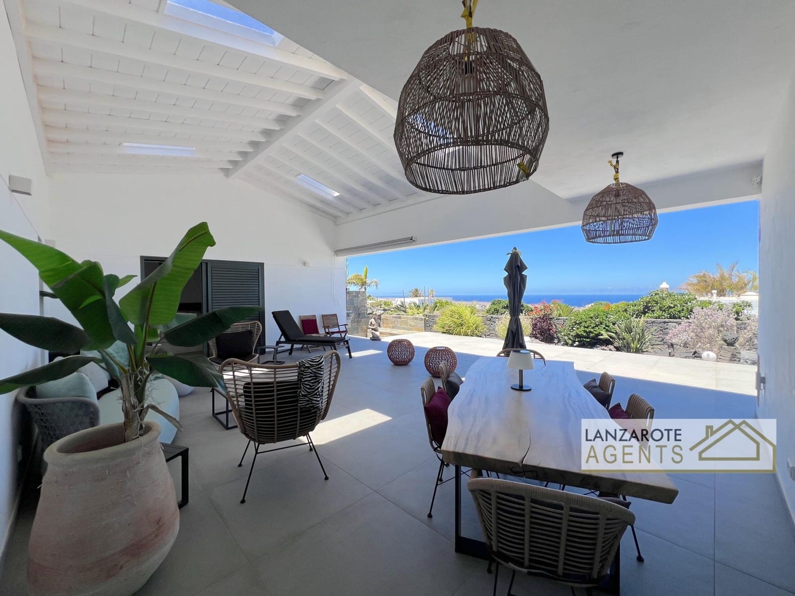4 bedroom Villa for sale in Las Brenas - € 799,000 (Ref: 9928154)