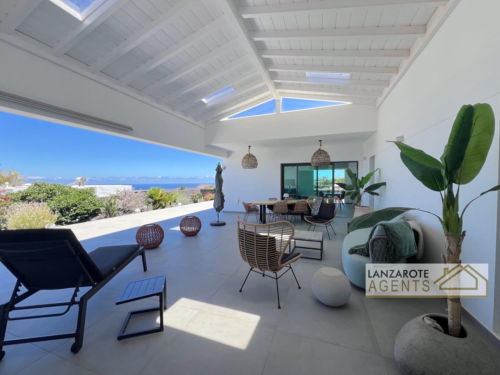 4 bedroom Villa for sale in Las Brenas - € 799,000 (Ref: 9928154)