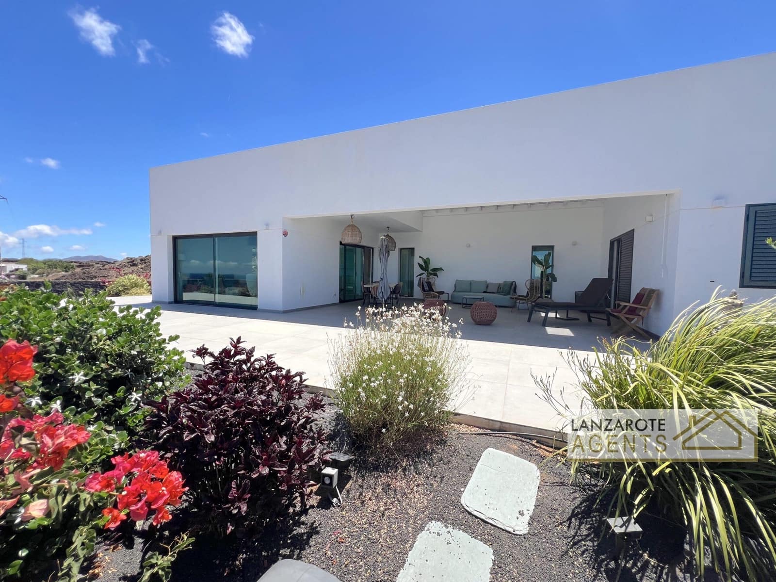 4 bedroom Villa for sale in Las Brenas - € 799,000 (Ref: 9928154)