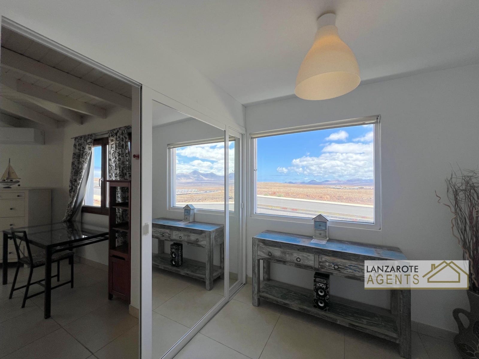 5 bedroom Villa for sale in Playa Blanca with pool garage - € 465,000 (Ref: 9929955)