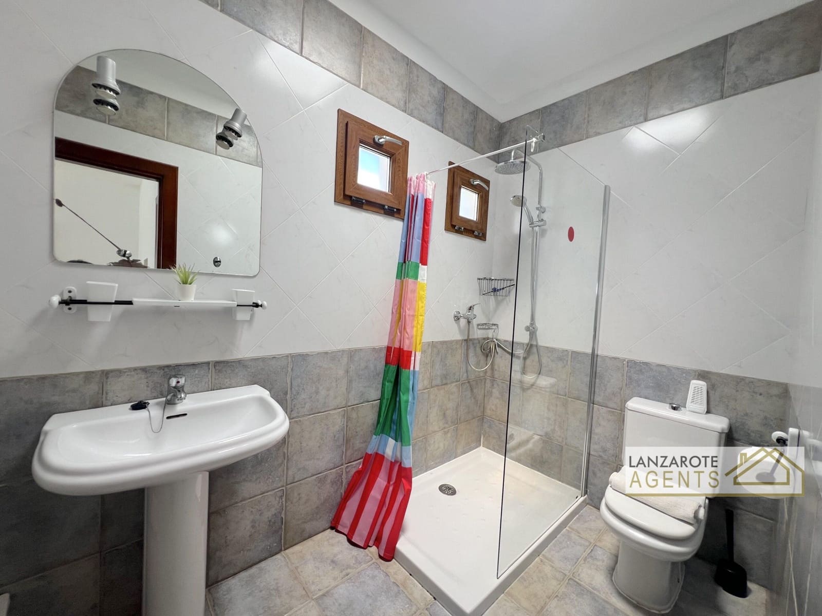 5 bedroom Villa for sale in Playa Blanca with pool garage - € 465,000 (Ref: 9929955)