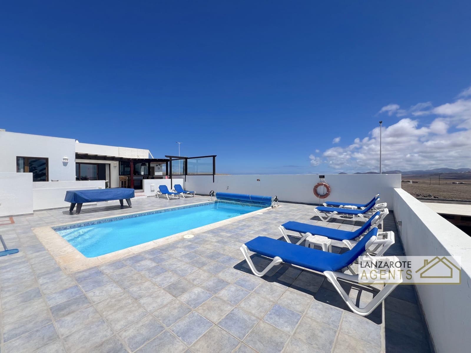 5 bedroom Villa for sale in Playa Blanca with pool garage - € 465,000 (Ref: 9929955)
