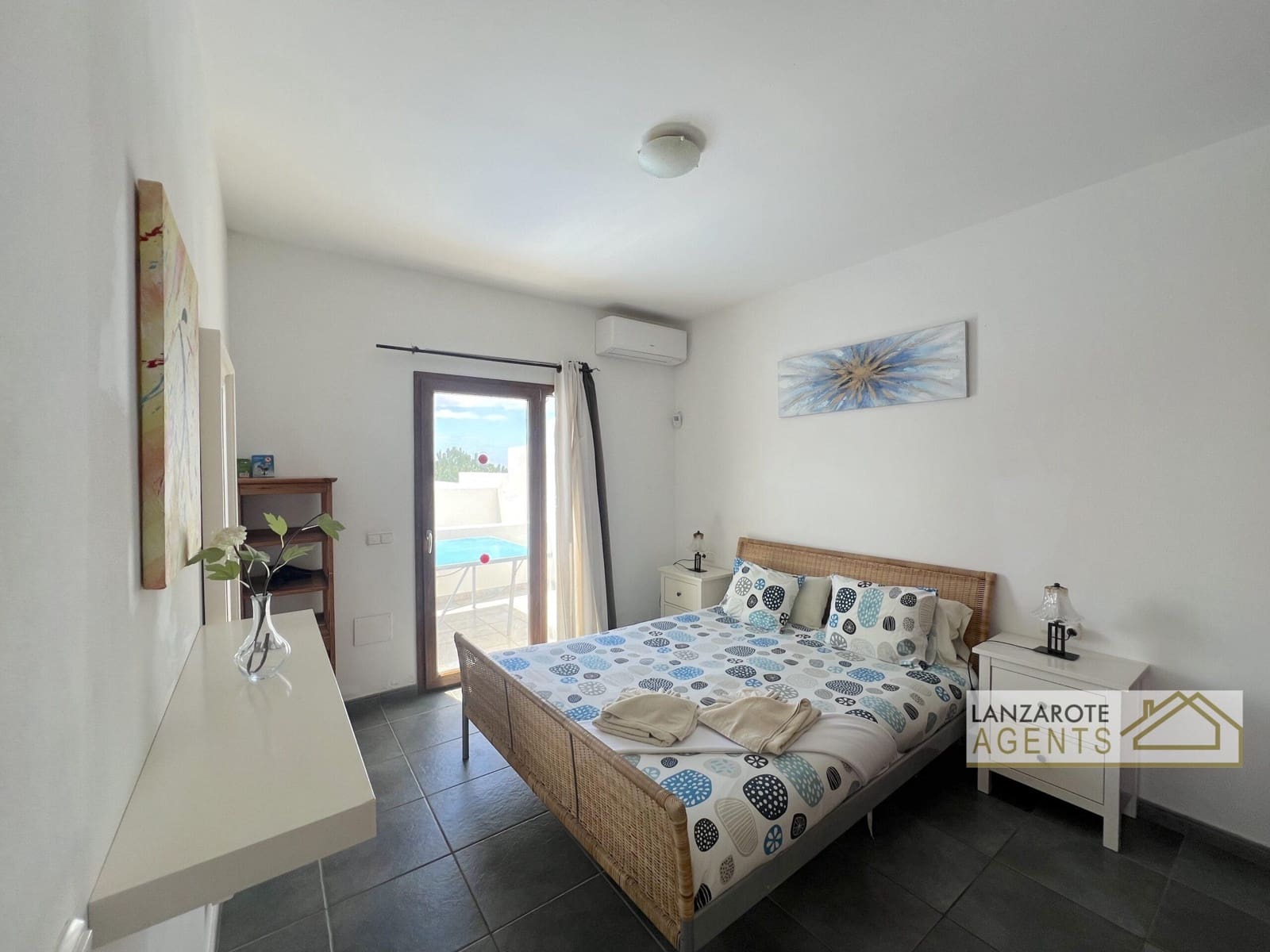 5 bedroom Villa for sale in Playa Blanca with pool garage - € 465,000 (Ref: 9929955)