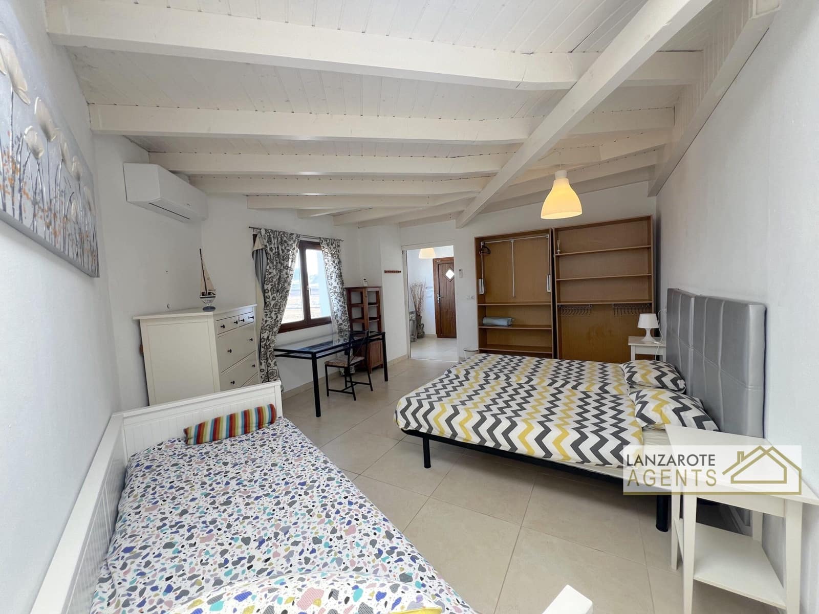 5 bedroom Villa for sale in Playa Blanca with pool garage - € 465,000 (Ref: 9929955)