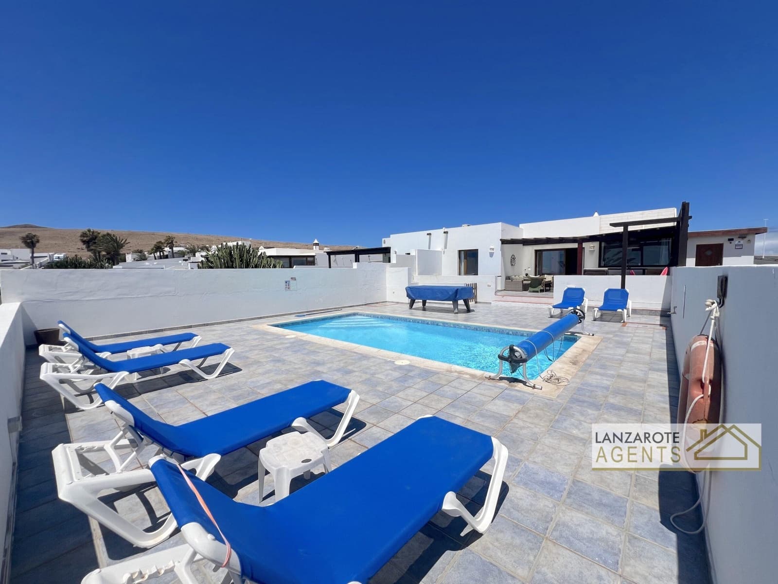 5 bedroom Villa for sale in Playa Blanca with pool garage - € 465,000 (Ref: 9929955)