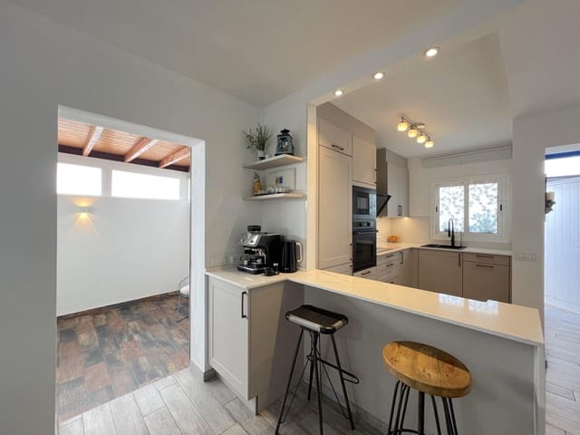 2 soveværelse Villa til salg i Playa Blanca, Yaiza - € 395.000 (Ref: 9961186)