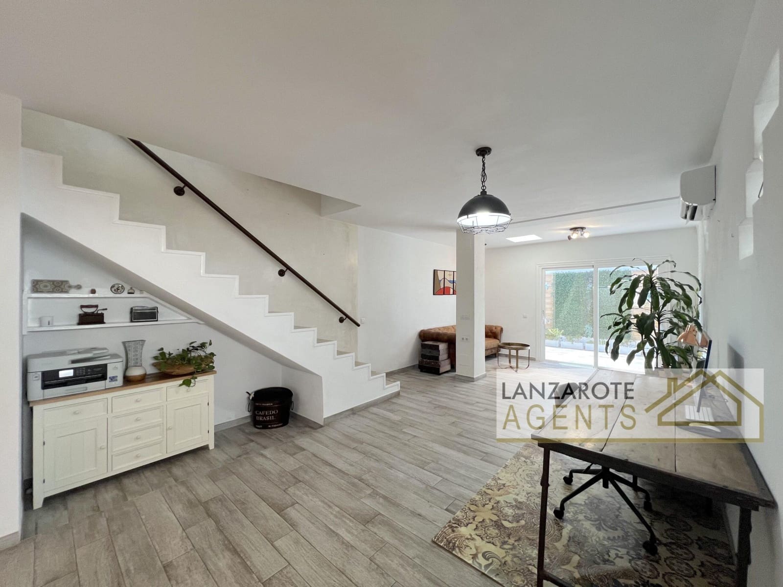 2 bedroom Villa for sale in Playa Blanca - € 395,000 (Ref: 9961186)