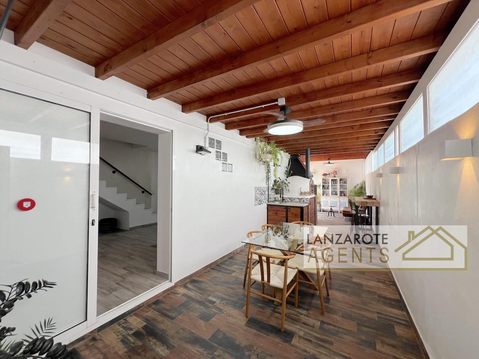 2 bedroom Villa for sale in Playa Blanca - € 395,000 (Ref: 9961186)