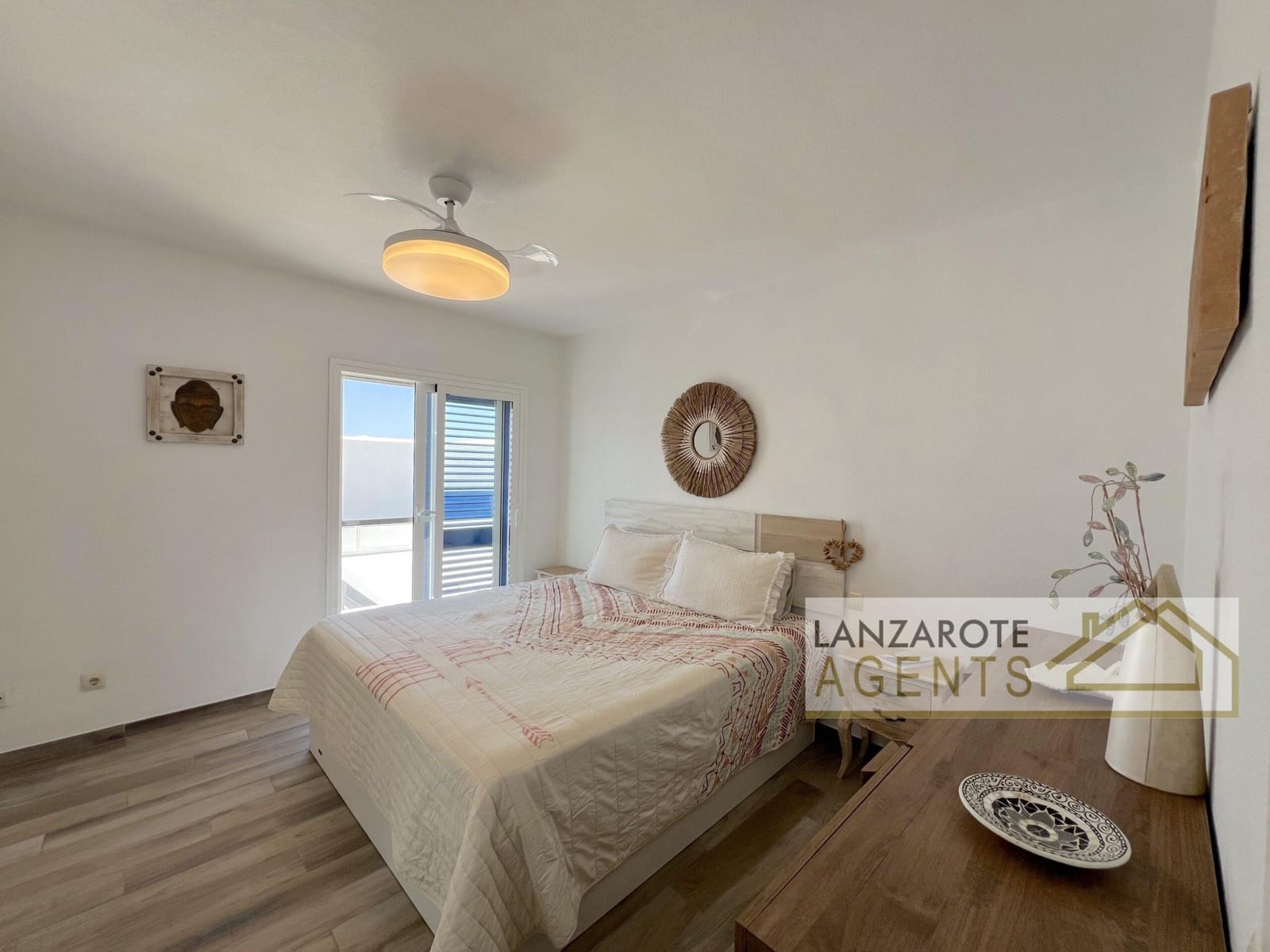 2 bedroom Villa for sale in Playa Blanca - € 395,000 (Ref: 9961186)