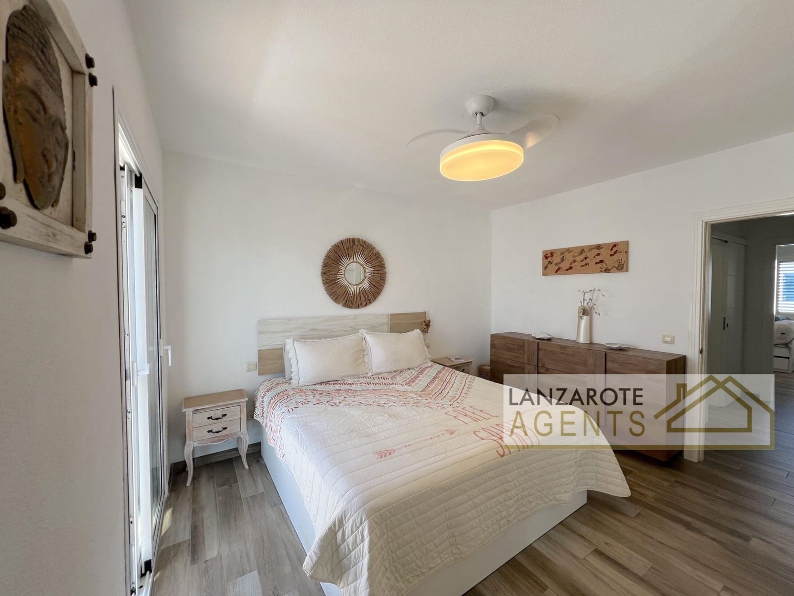 2 bedroom Villa for sale in Playa Blanca - € 395,000 (Ref: 9961186)
