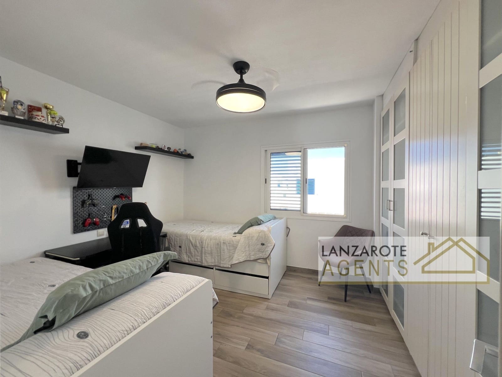2 bedroom Villa for sale in Playa Blanca - € 395,000 (Ref: 9961186)