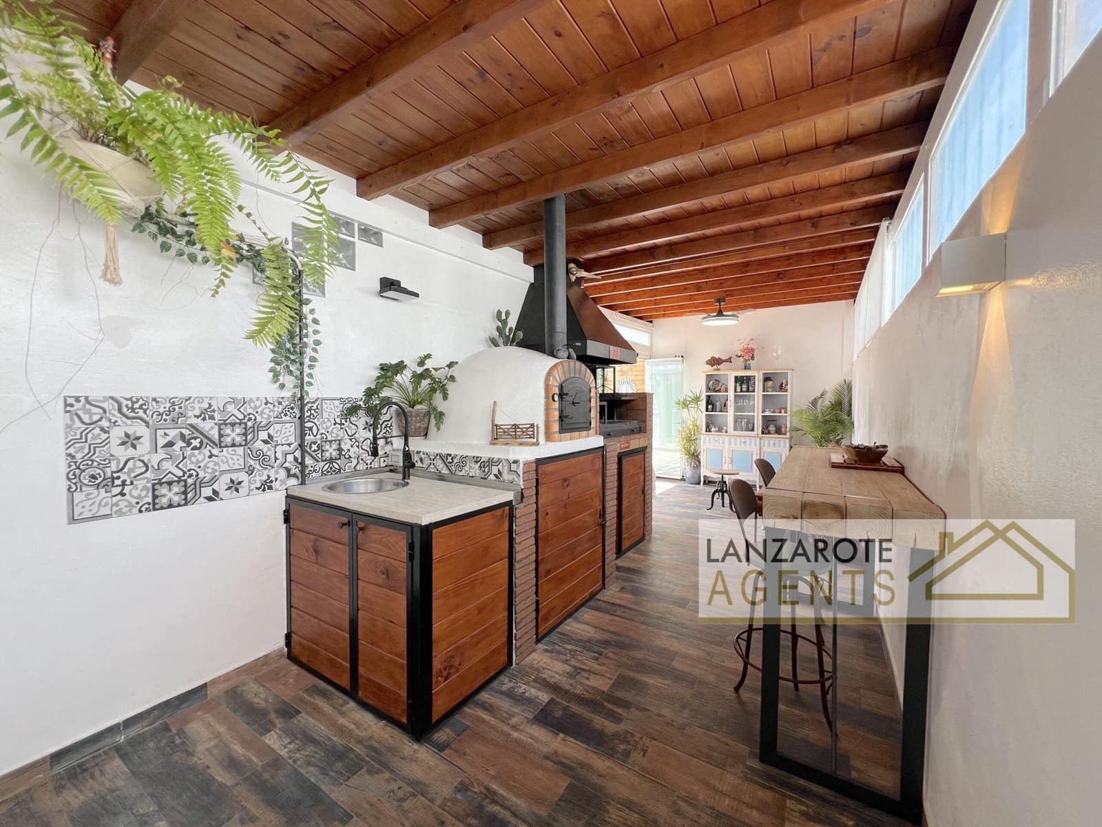 2 bedroom Villa for sale in Playa Blanca - € 395,000 (Ref: 9961186)