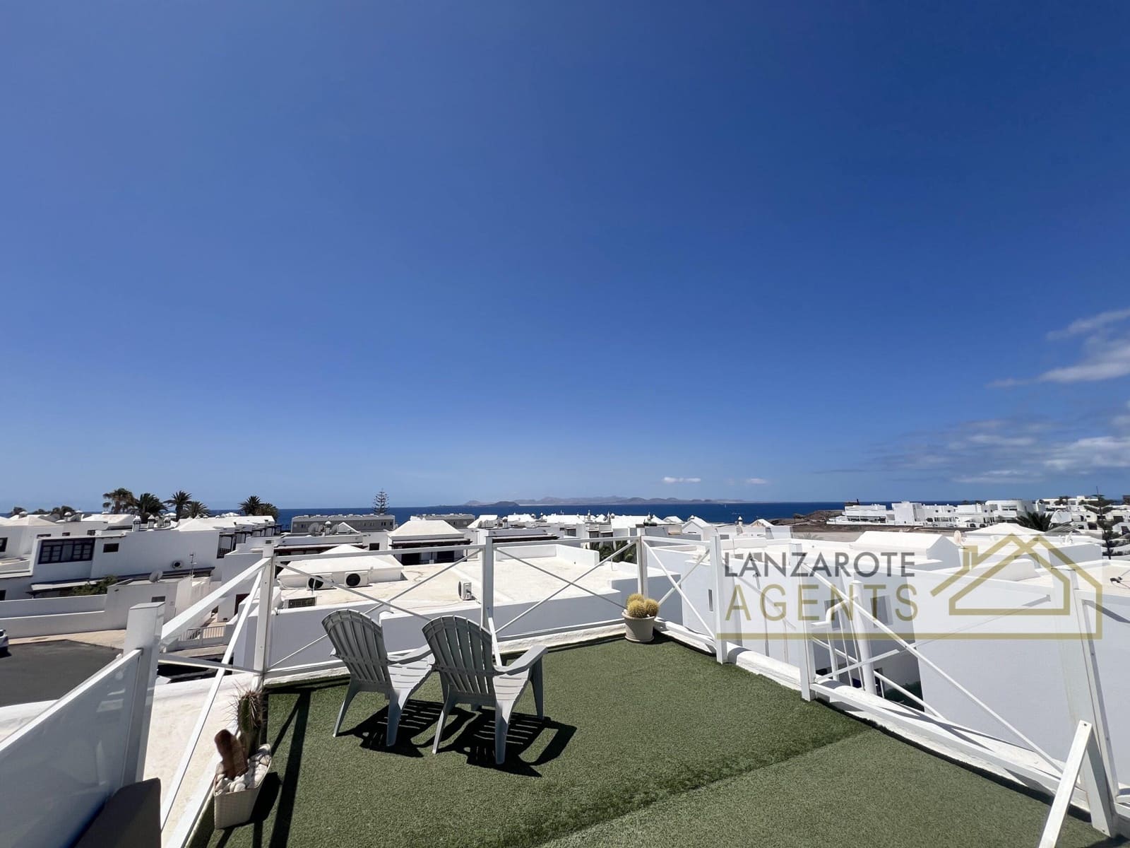 2 bedroom Villa for sale in Playa Blanca - € 395,000 (Ref: 9961186)