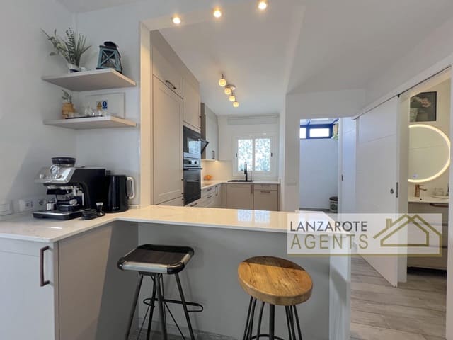 2 sovrum Villa till salu i Playa Blanca, Yaiza - 395 000 € (Ref: 9961186)