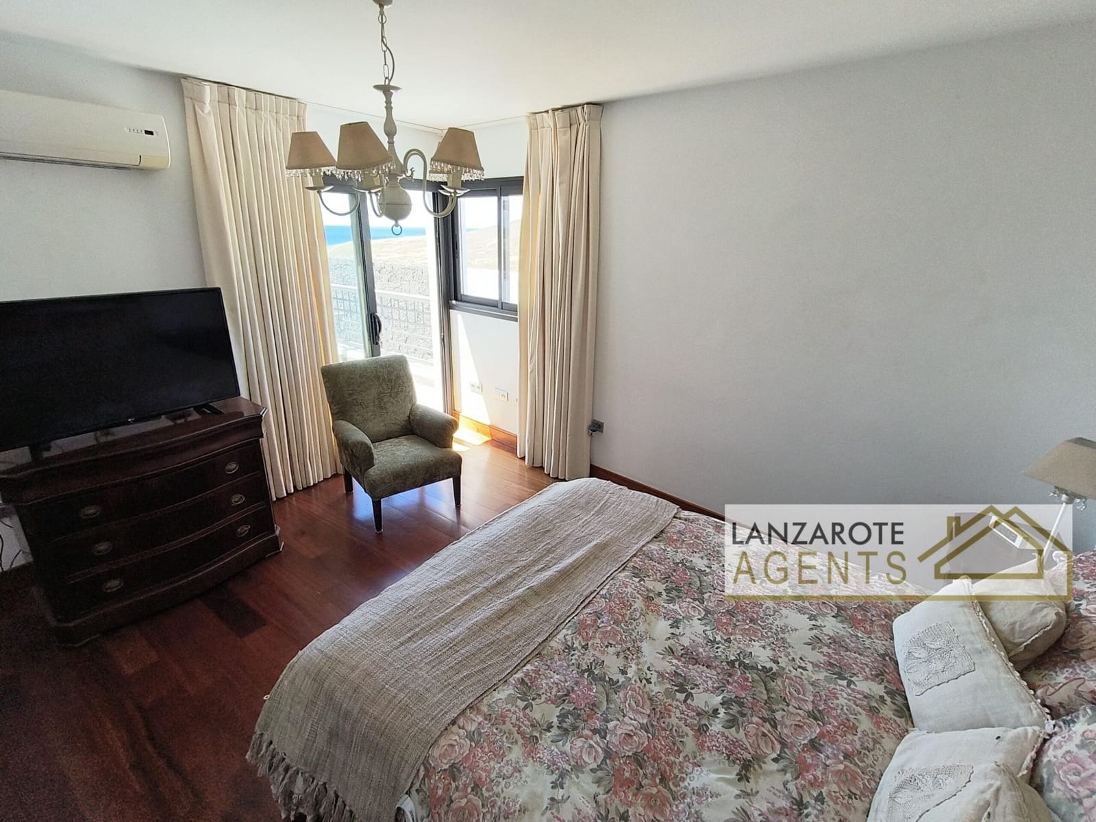 Chalet de 6 habitaciones en Puerto Calero en venta con piscina garaje - 1.800.000 € (Ref: 9975967)