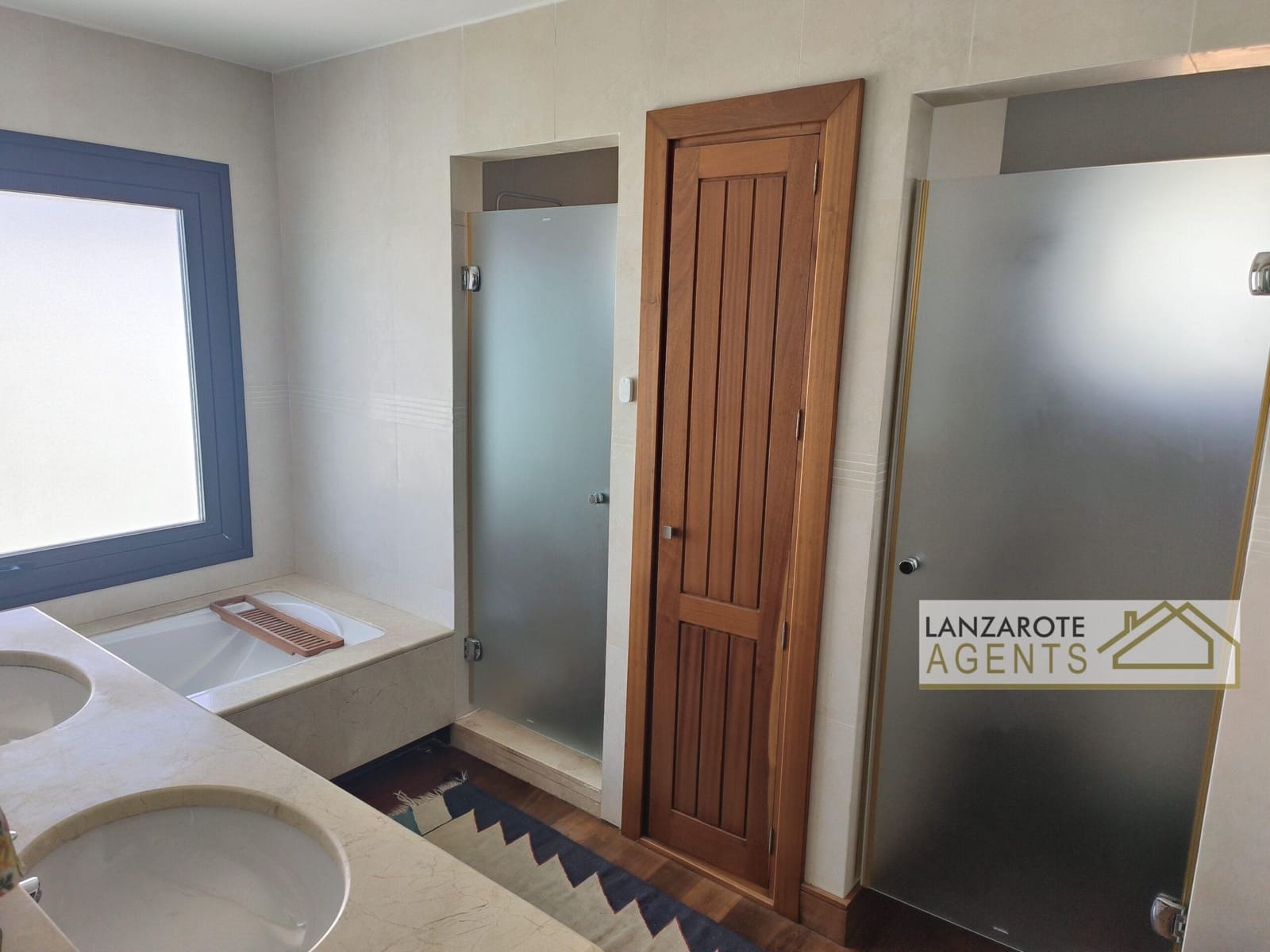 Chalet de 6 habitaciones en Puerto Calero en venta con piscina garaje - 1.800.000 € (Ref: 9975967)