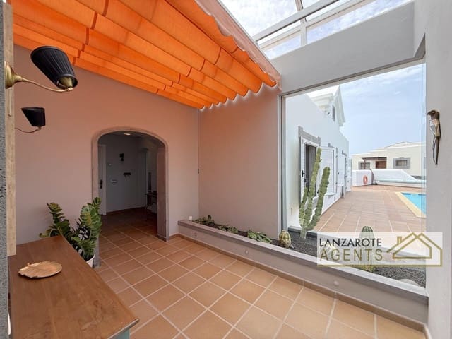 Chalet de 3 habitaciones en Playa Blanca, Yaiza en venta - 799.000 € (Ref: 9983756)