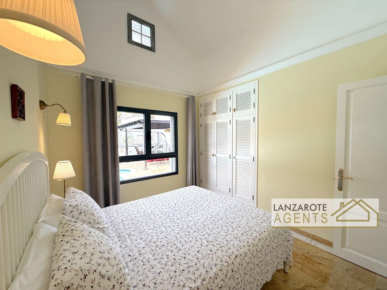 Chalet de 3 habitaciones en Playa Blanca en venta - 799.000 € (Ref: 9983756)