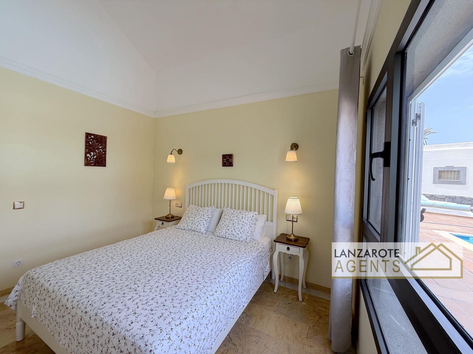 Chalet de 3 habitaciones en Playa Blanca en venta - 799.000 € (Ref: 9983756)