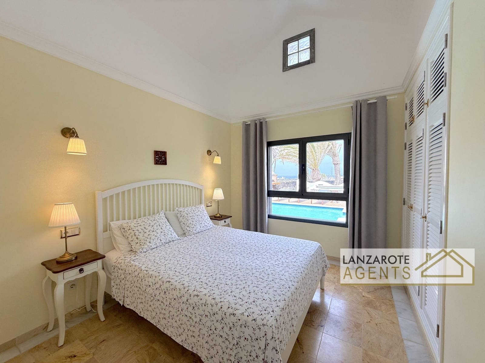 Chalet de 3 habitaciones en Playa Blanca en venta - 799.000 € (Ref: 9983756)