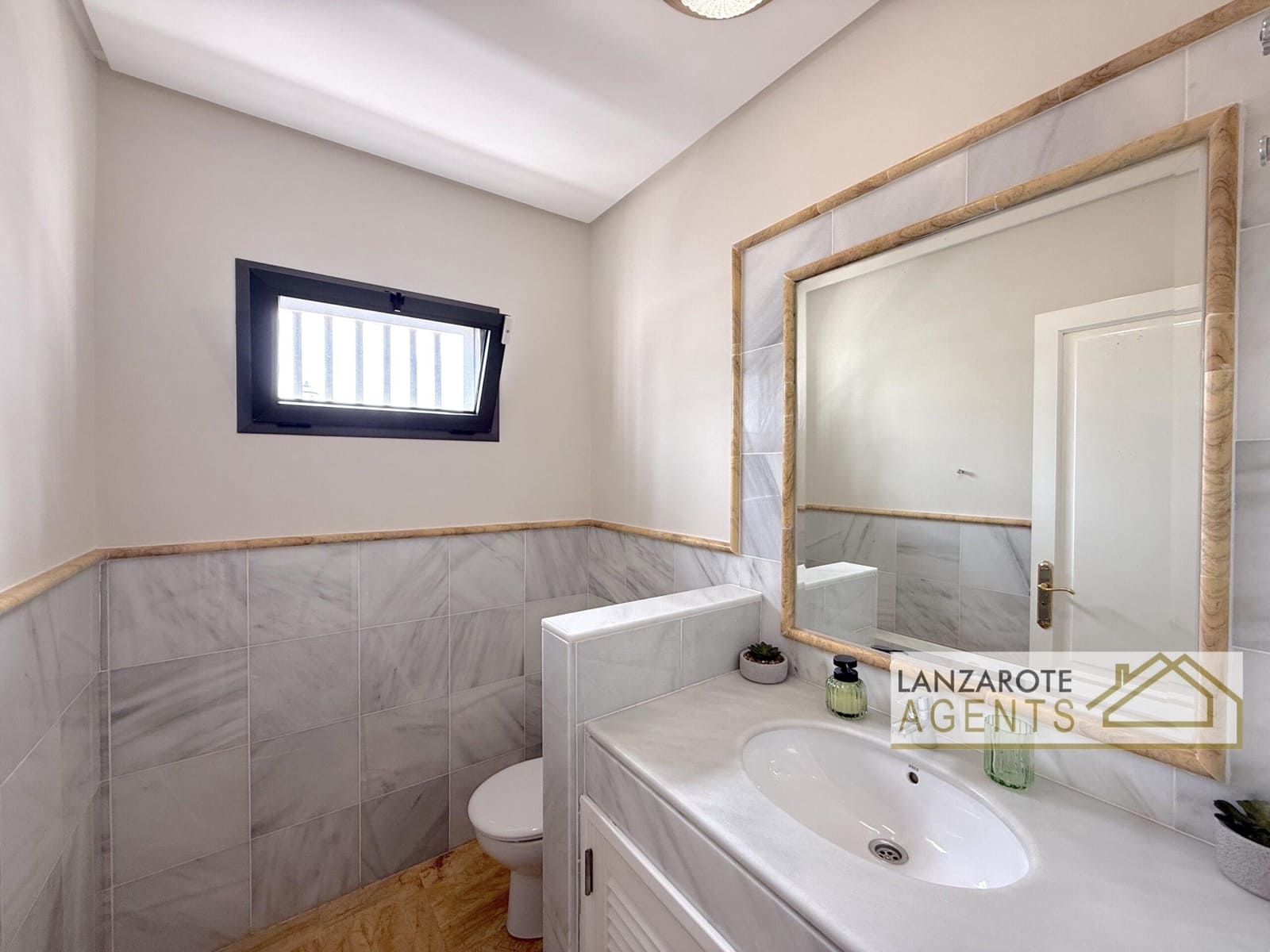Chalet de 3 habitaciones en Playa Blanca en venta - 799.000 € (Ref: 9983756)