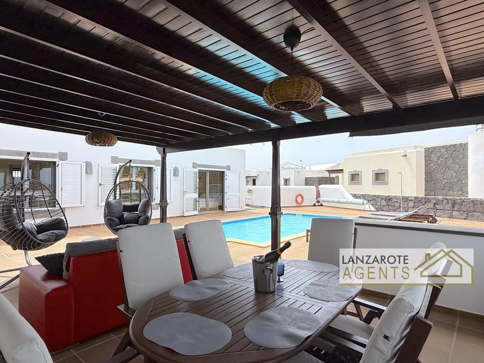 Chalet de 3 habitaciones en Playa Blanca en venta - 799.000 € (Ref: 9983756)