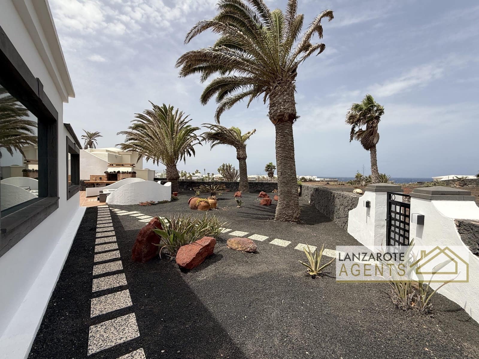 Chalet de 3 habitaciones en Playa Blanca en venta - 799.000 € (Ref: 9983756)