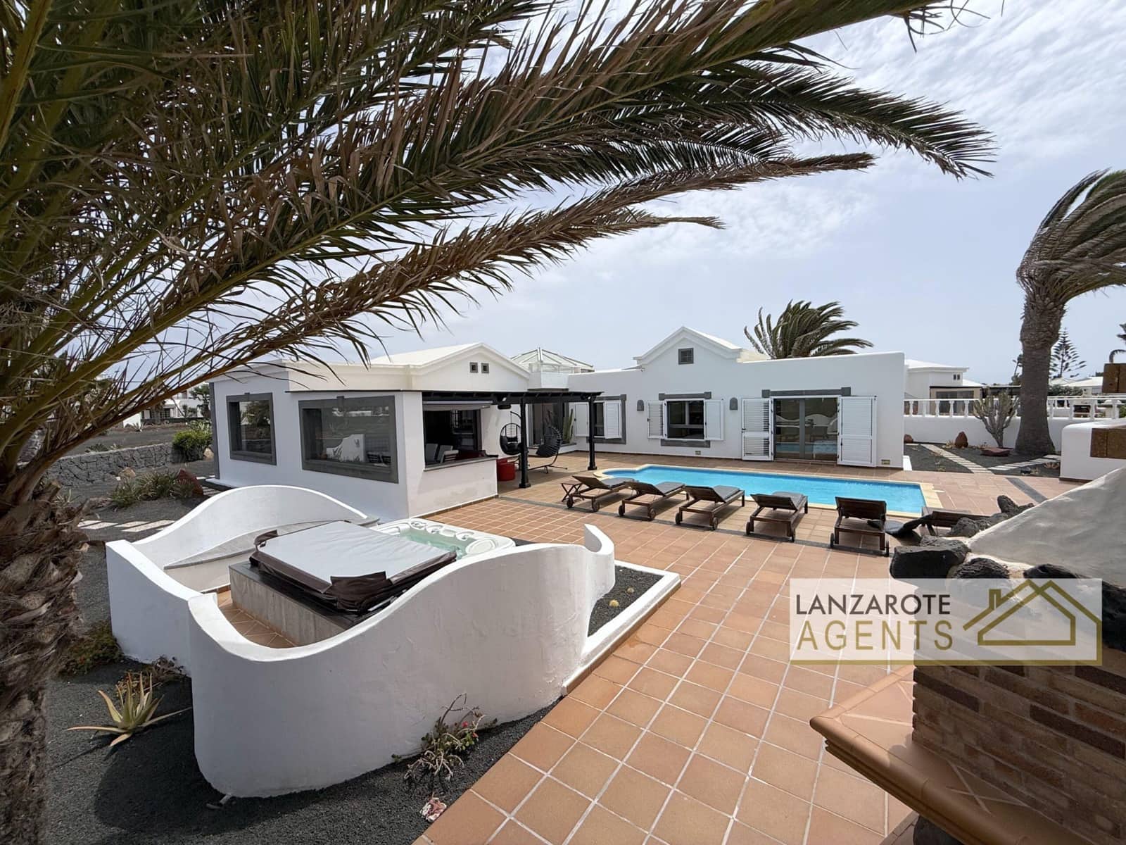 Chalet de 3 habitaciones en Playa Blanca en venta - 799.000 € (Ref: 9983756)