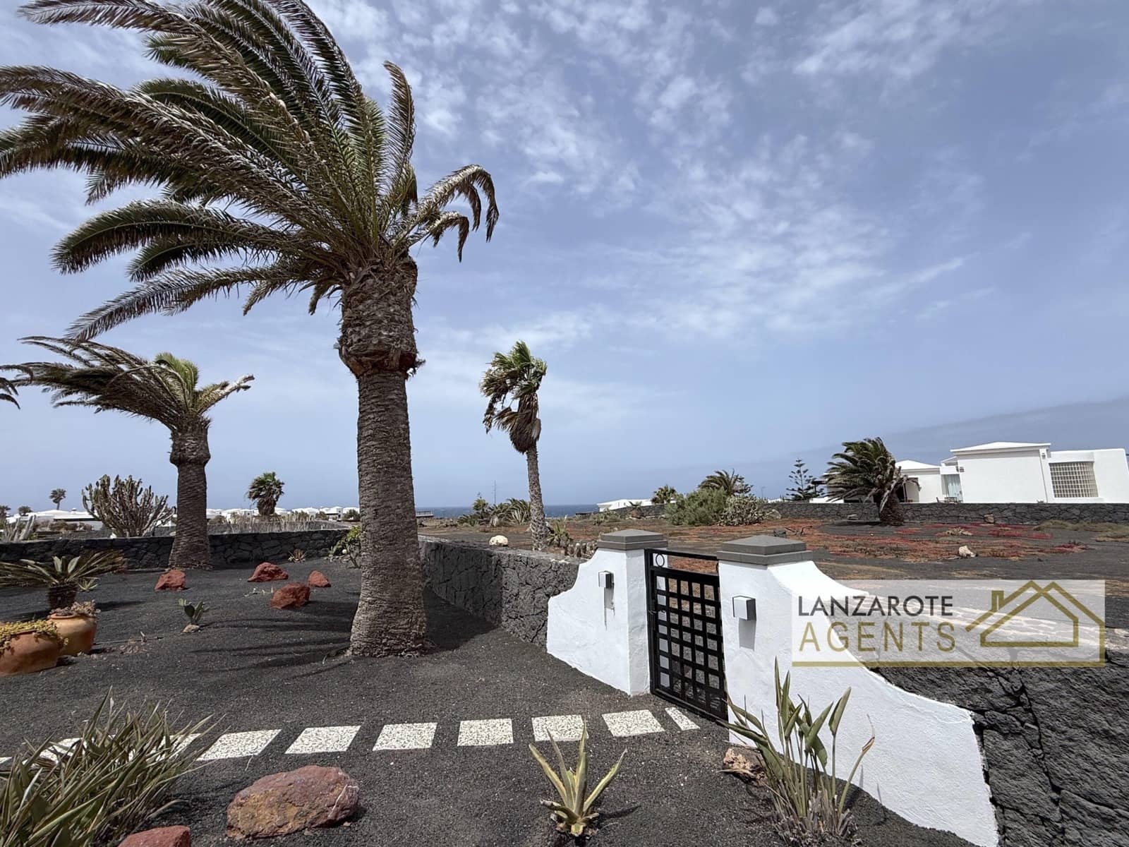 Chalet de 3 habitaciones en Playa Blanca en venta - 799.000 € (Ref: 9983756)
