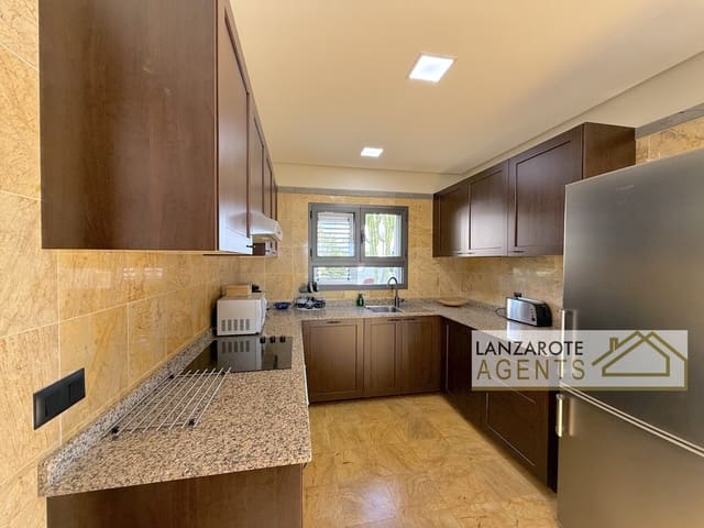 3 soveværelse Villa til salg i Playa Blanca, Yaiza med swimmingpool - € 985.000 (Ref: 9983756)