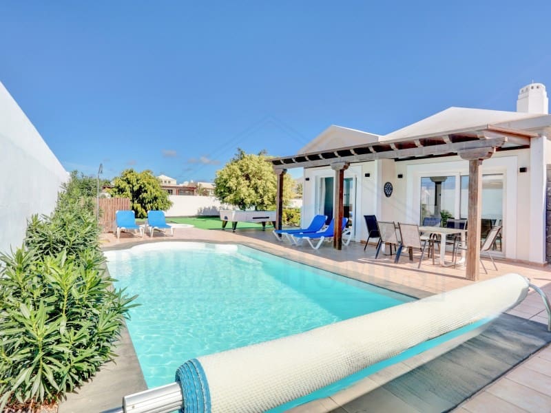 4 bedroom Villa for rent in Playa Blanca with pool garage - € 3,500 (Ref: 10013333)