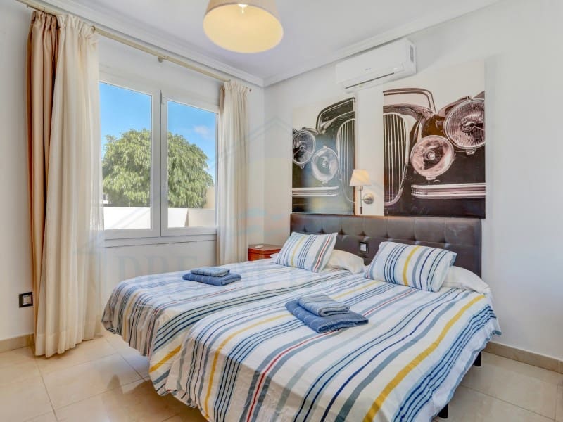 4 bedroom Villa for rent in Playa Blanca with pool garage - € 3,500 (Ref: 10013333)
