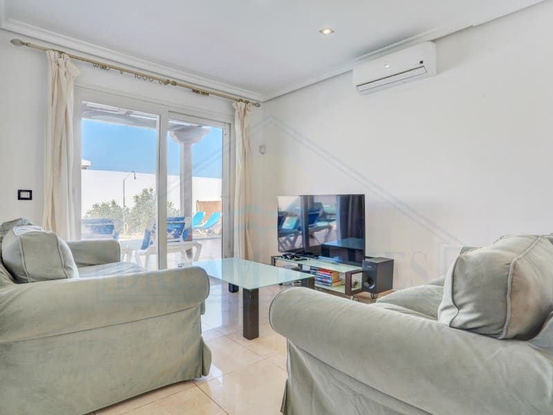 4 bedroom Villa for rent in Playa Blanca with pool garage - € 3,500 (Ref: 10013333)
