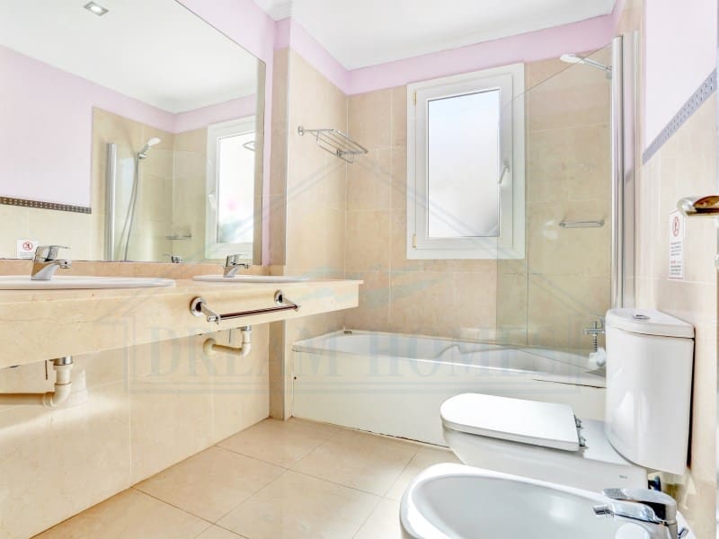 4 bedroom Villa for rent in Playa Blanca with pool garage - € 3,500 (Ref: 10013333)