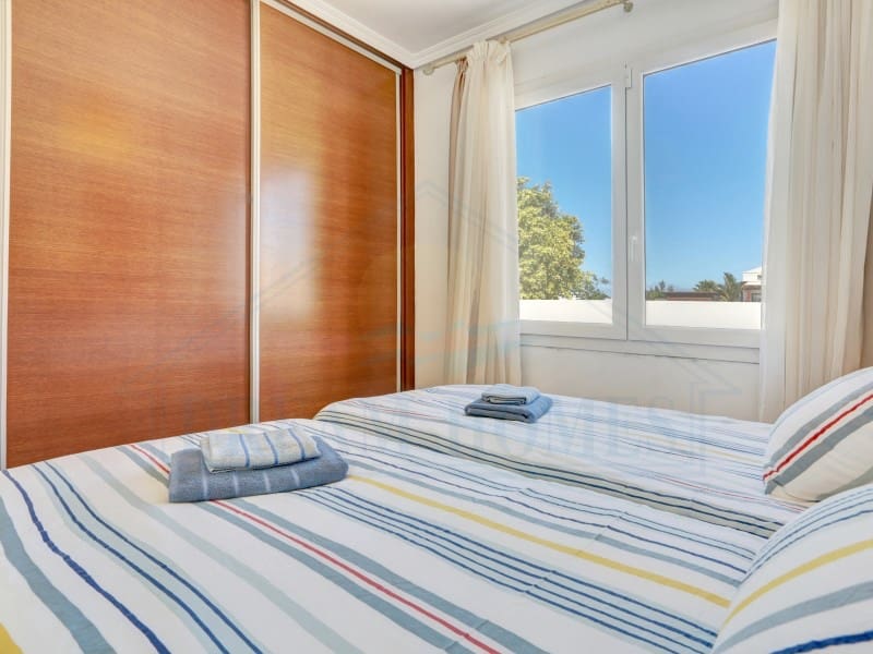 4 bedroom Villa for rent in Playa Blanca with pool garage - € 3,500 (Ref: 10013333)