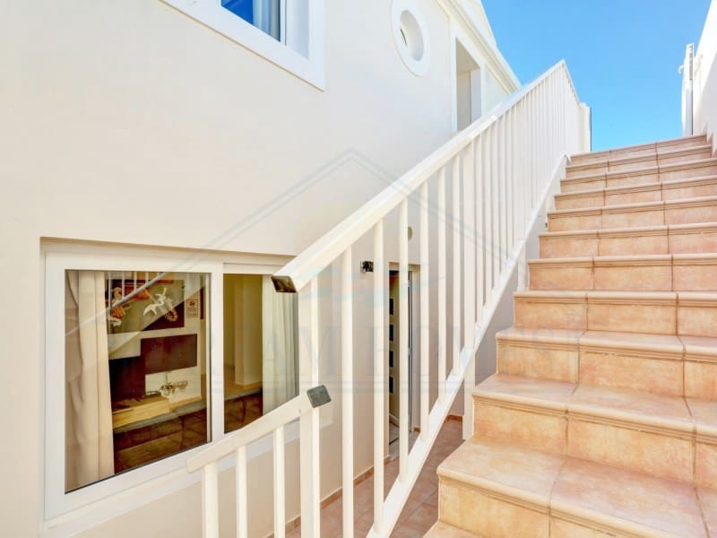 4 bedroom Villa for rent in Playa Blanca with pool garage - € 3,500 (Ref: 10013333)