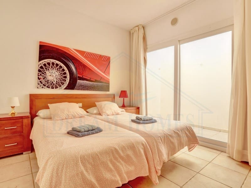 4 bedroom Villa for rent in Playa Blanca with pool garage - € 3,500 (Ref: 10013333)