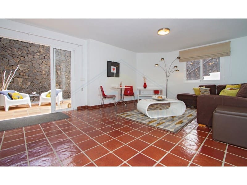 7 bedroom Villa for sale in Playa Blanca with pool garage - € 2,800,000 (Ref: 7102967)