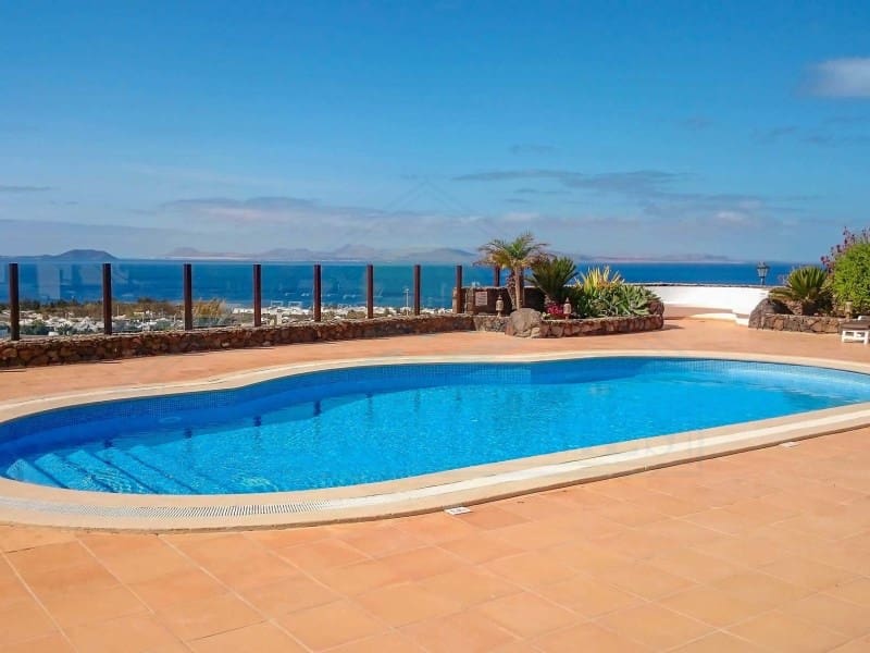 5 soveværelse Villa til salg i Playa Blanca med swimmingpool garage - € 1.480.000 (Ref: 7107241)