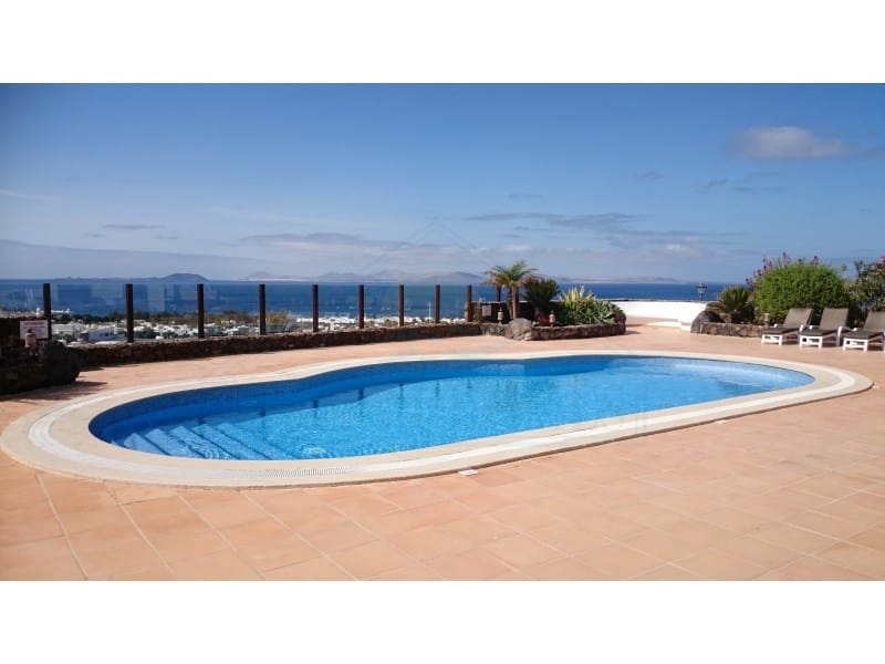 5 soveværelse Villa til salg i Playa Blanca med swimmingpool garage - € 1.480.000 (Ref: 7107241)