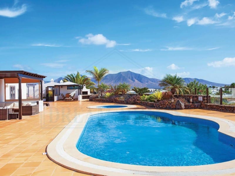 5 soveværelse Villa til salg i Playa Blanca med swimmingpool garage - € 1.480.000 (Ref: 7107241)