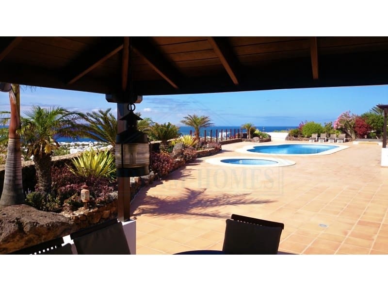 5 soveværelse Villa til salg i Playa Blanca med swimmingpool garage - € 1.480.000 (Ref: 7107241)