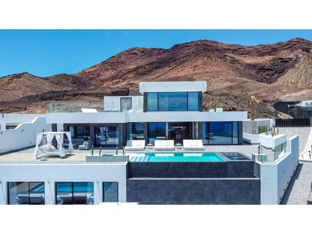 7 soverom Villa til salgs i Playa Blanca, Yaiza med svømmebasseng - € 3 075 000 (Ref: 8316060)