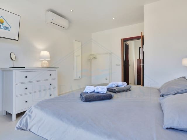 4 chambre Villa/Maison à vendre à Playa Blanca, Yaiza avec piscine - 669 500 € (Ref: 9129931)