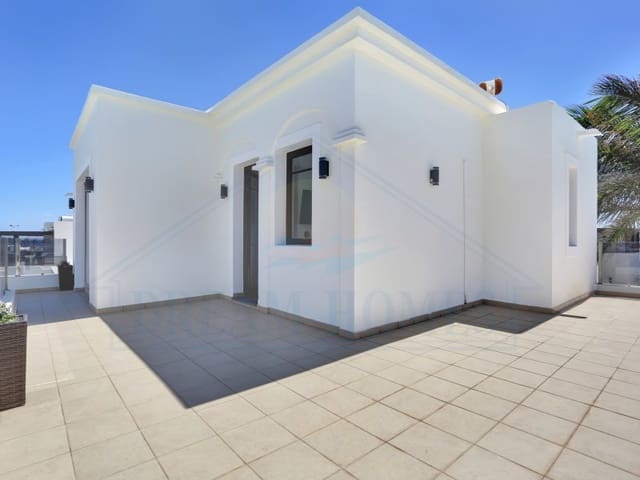 4 chambre Villa/Maison à vendre à Playa Blanca, Yaiza avec piscine - 669 500 € (Ref: 9129931)