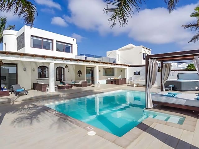 4 soverom Villa til salgs i Playa Blanca, Yaiza med svømmebasseng - € 669 500 (Ref: 9129931)