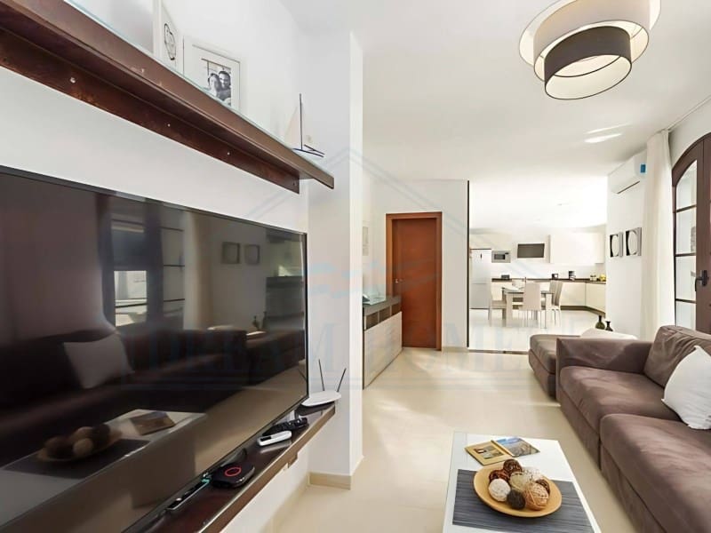 4 soveværelse Villa til salg i Playa Blanca med swimmingpool - € 669.500 (Ref: 9129931)