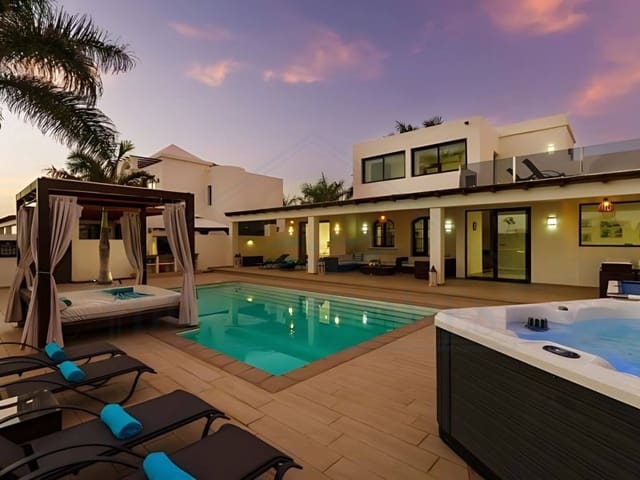 4 soverom Villa til salgs i Playa Blanca, Yaiza med svømmebasseng - € 669 500 (Ref: 9129931)