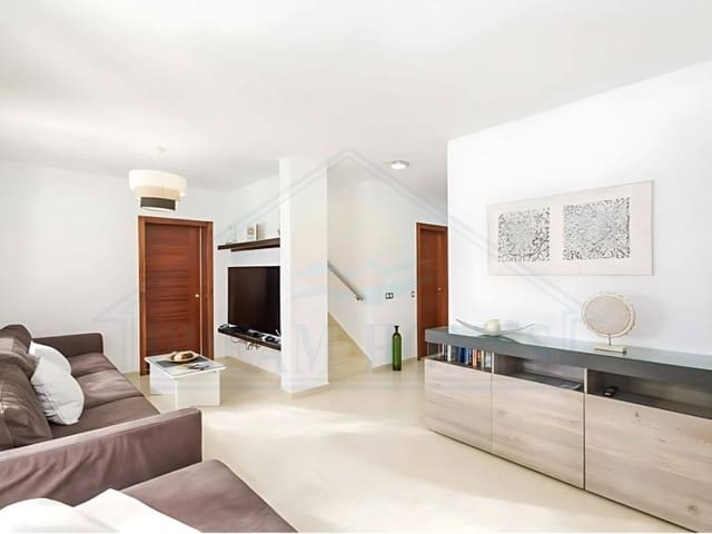 4 soverom Villa til salgs i Playa Blanca, Yaiza med svømmebasseng - € 669 500 (Ref: 9129931)